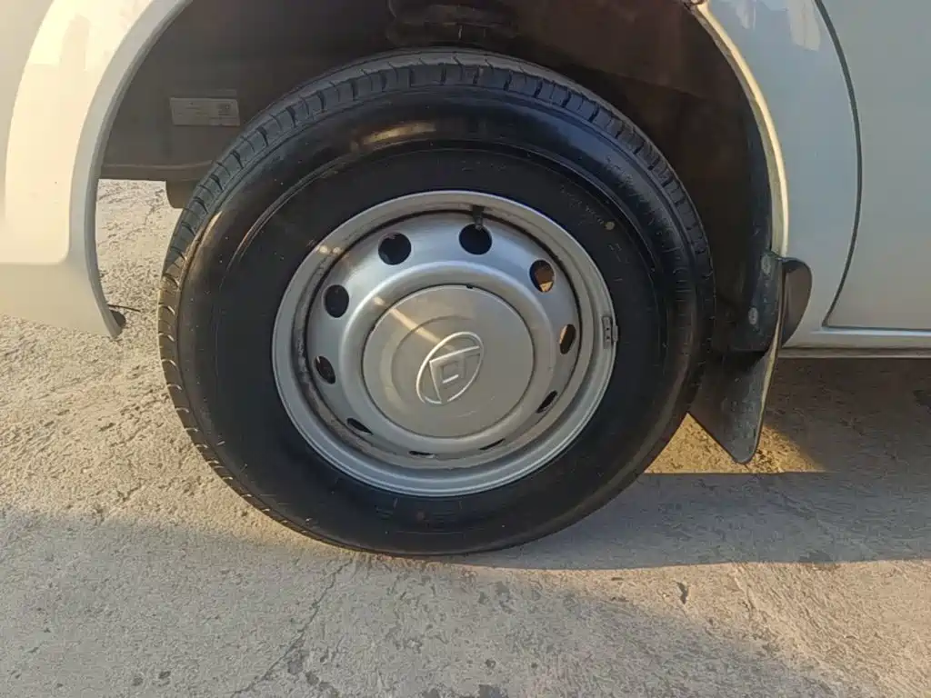 MAXUS V80 — миниатюра 23