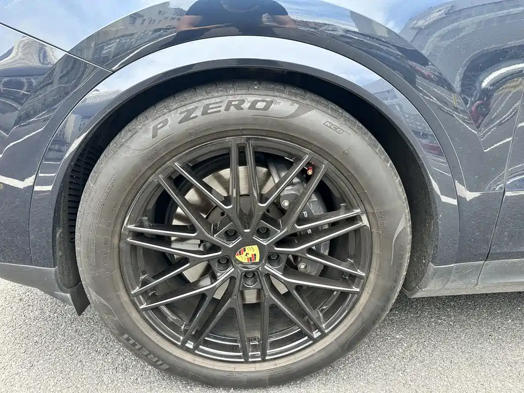 Porsche Cayenne — миниатюра 4