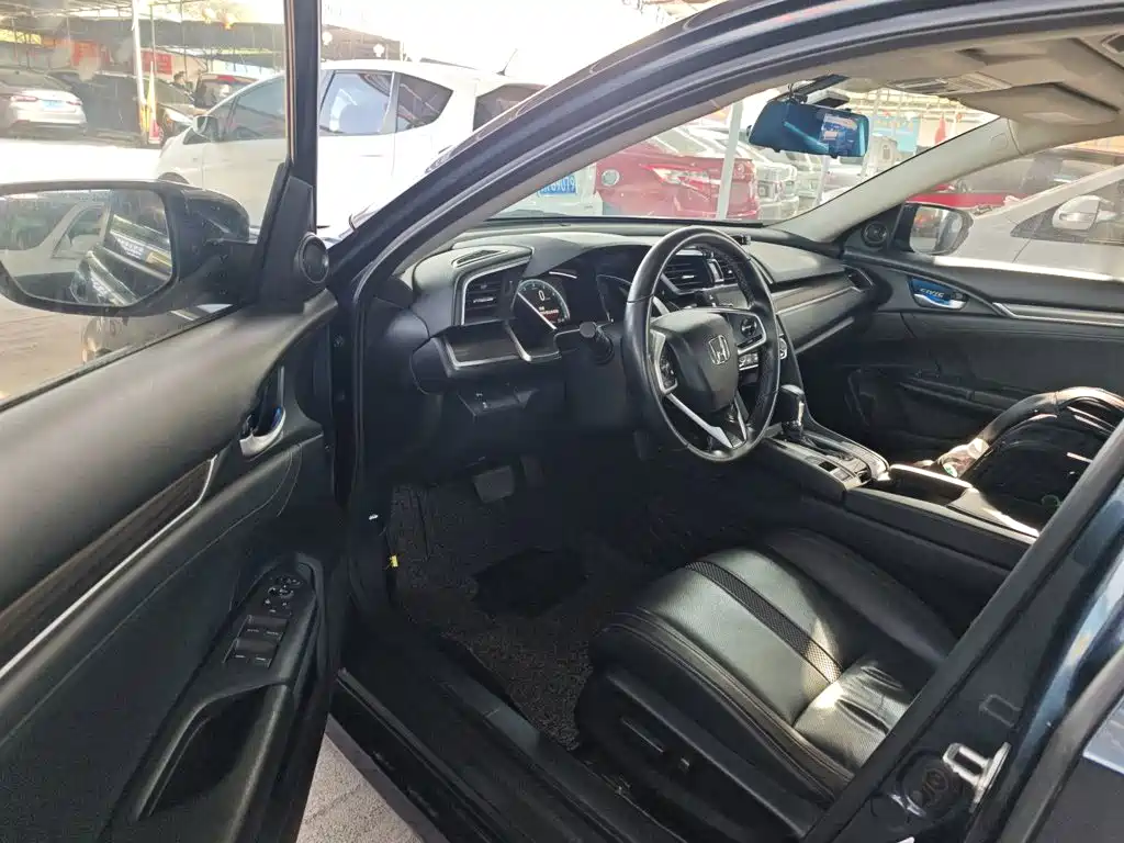 Honda Civic — миниатюра 16
