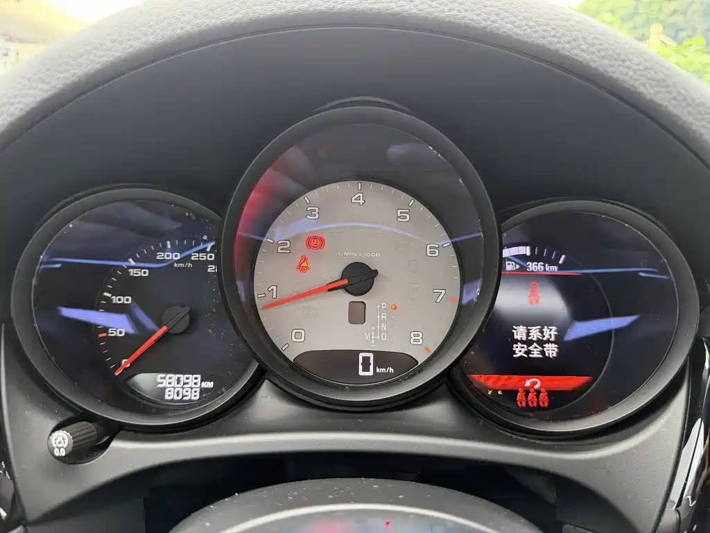 Porsche Macan — миниатюра 14