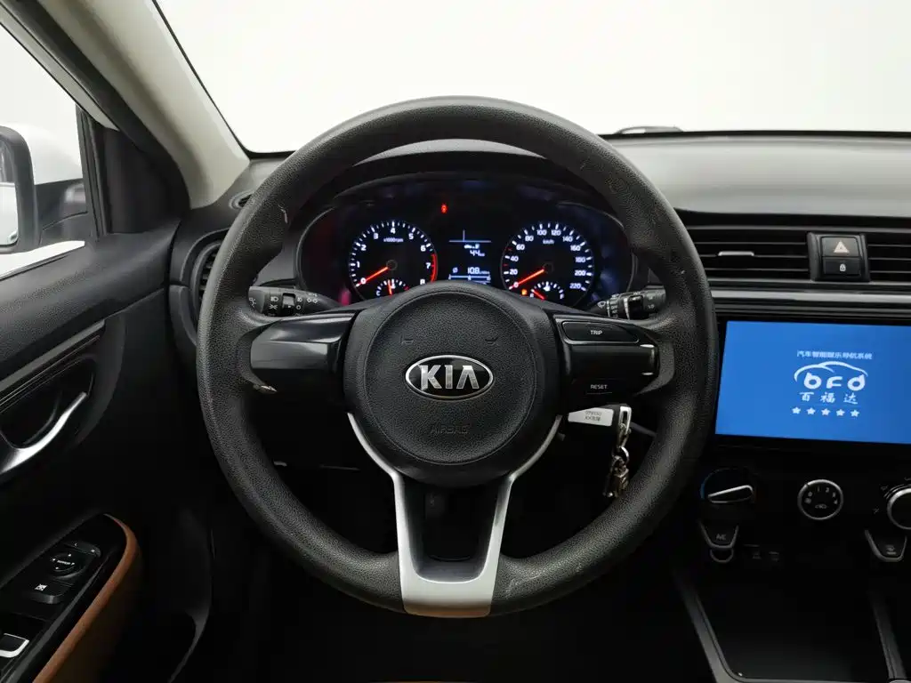 Kia KX Cross — миниатюра 11