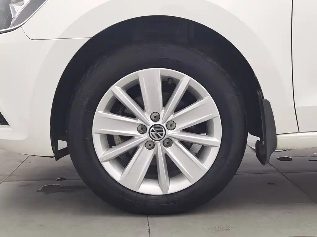 Volkswagen Jetta — миниатюра 17