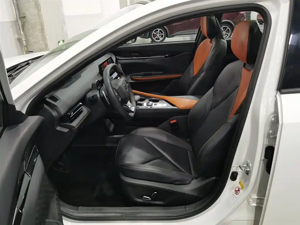 Changan UNI-V 2023 1.5T Luxury