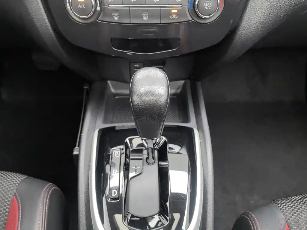 Nissan Qashqai — миниатюра 13