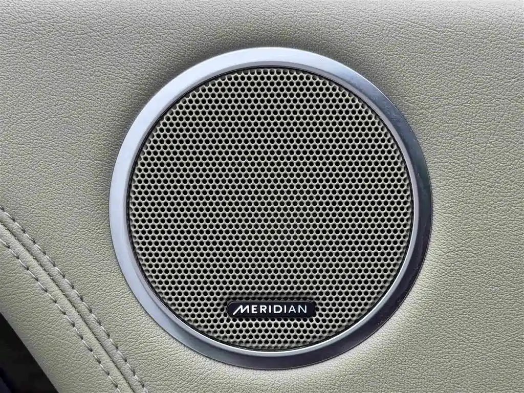 Land Rover Range Rover — миниатюра 21