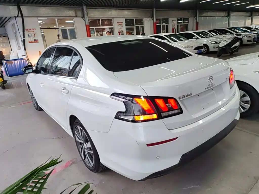 Peugeot 408 — миниатюра 5