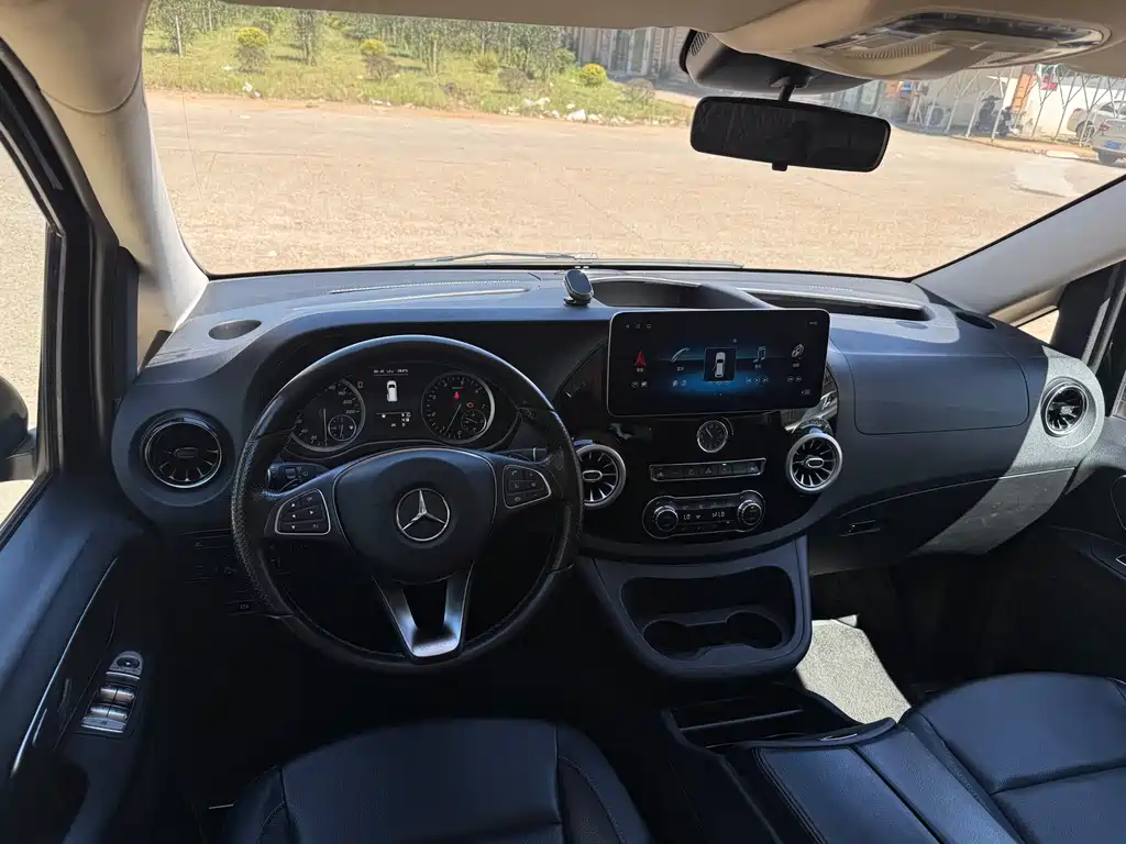 Mercedes-Benz Vito 2021 2.0T 7 мест