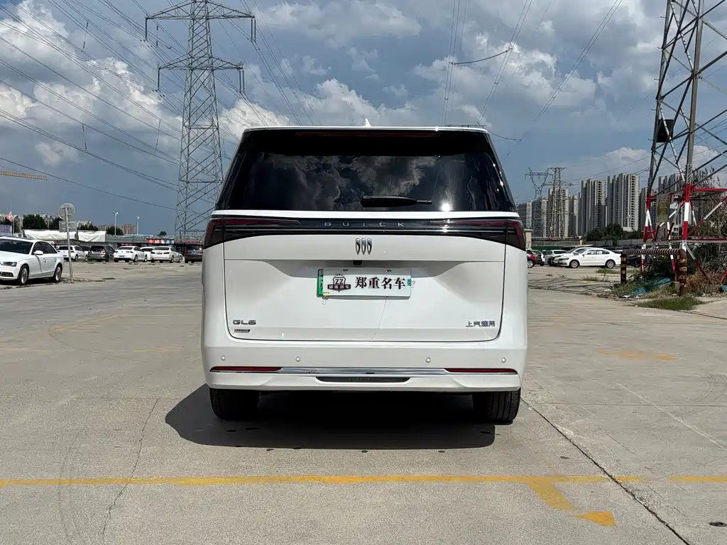 Buick GL8 Hybrid — миниатюра 5
