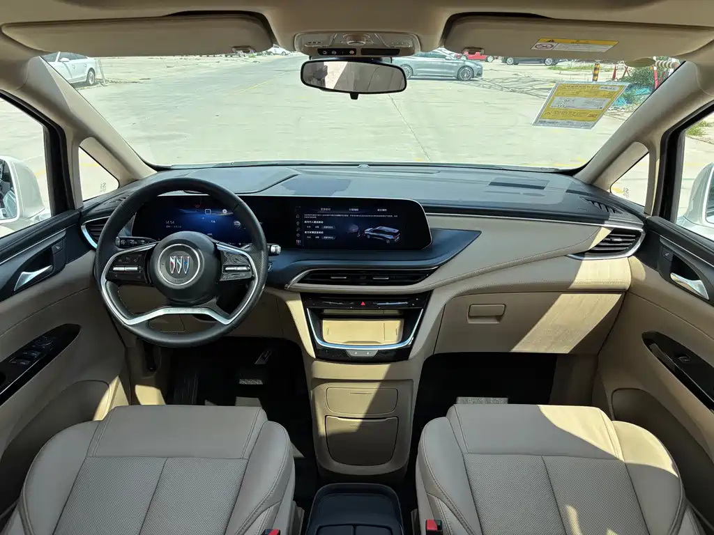 Buick GL8 Hybrid — миниатюра 10