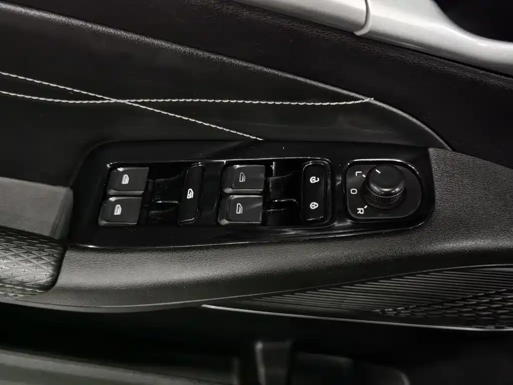 Geely Emgrand — миниатюра 9
