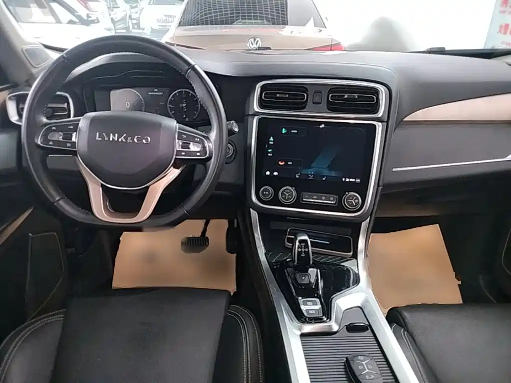 Lynk & Co 01 — миниатюра 10