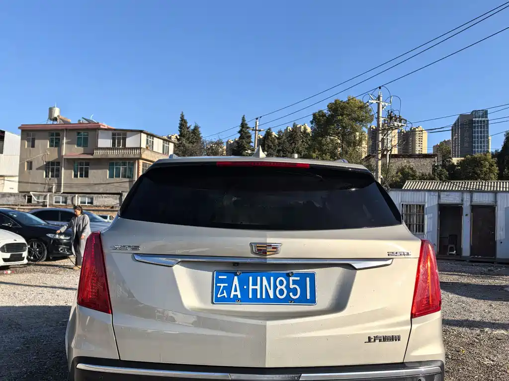 CADILLAC XT5