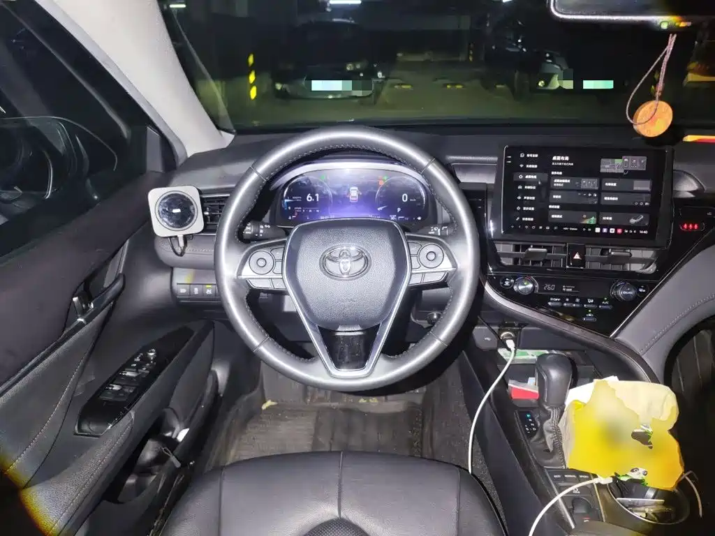 Toyota Camry — миниатюра 11