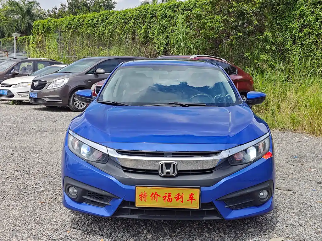 Honda Civic 2016 220TURBO MT Luxury