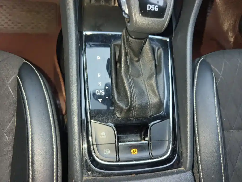 Skoda Karoq — миниатюра 12