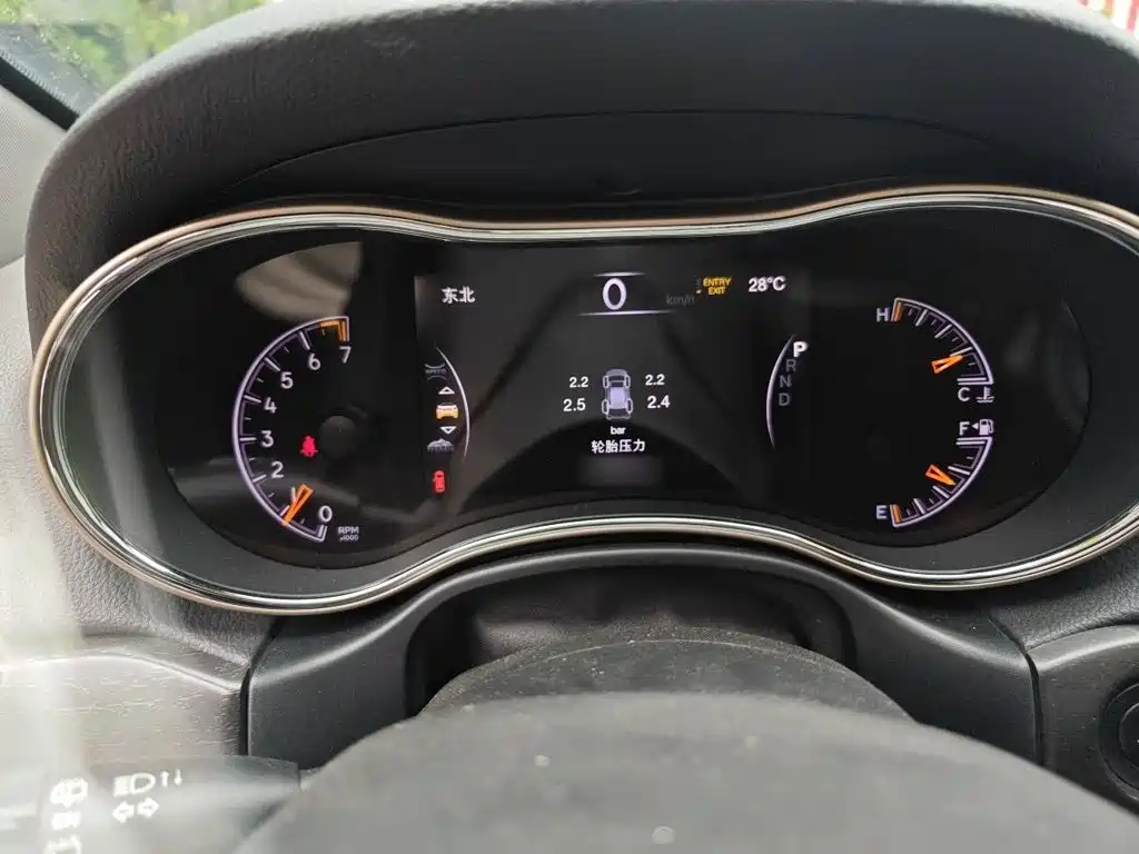 Jeep Grand Cherokee (Import) — миниатюра 4