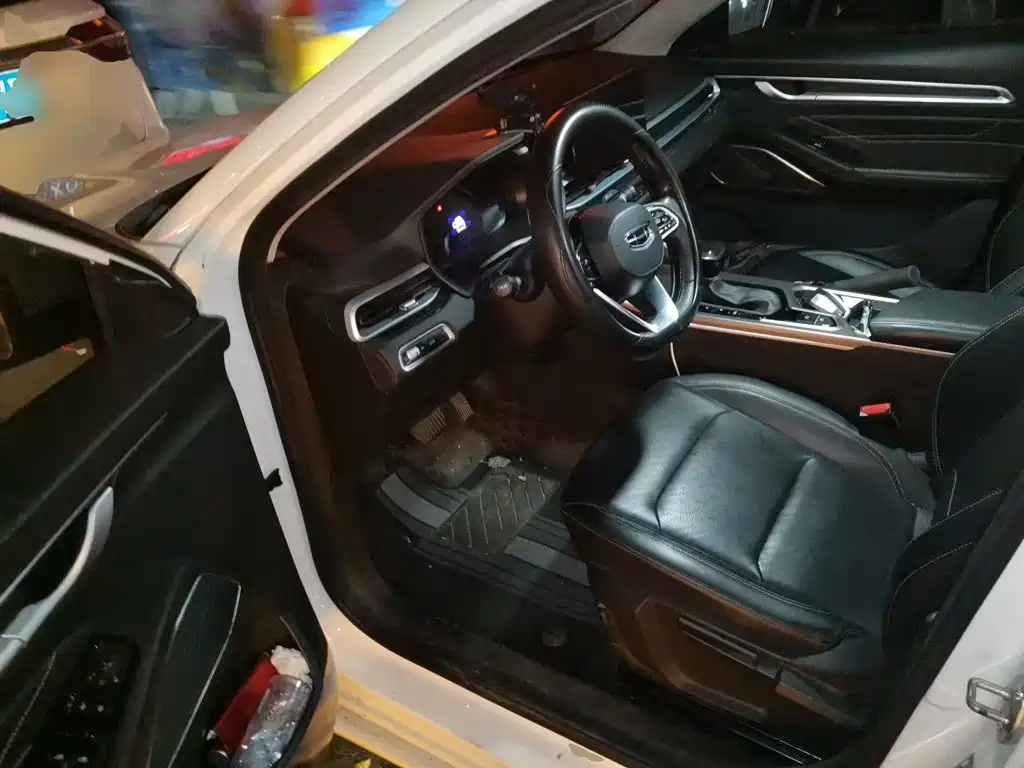 Geely Emgrand — миниатюра 12
