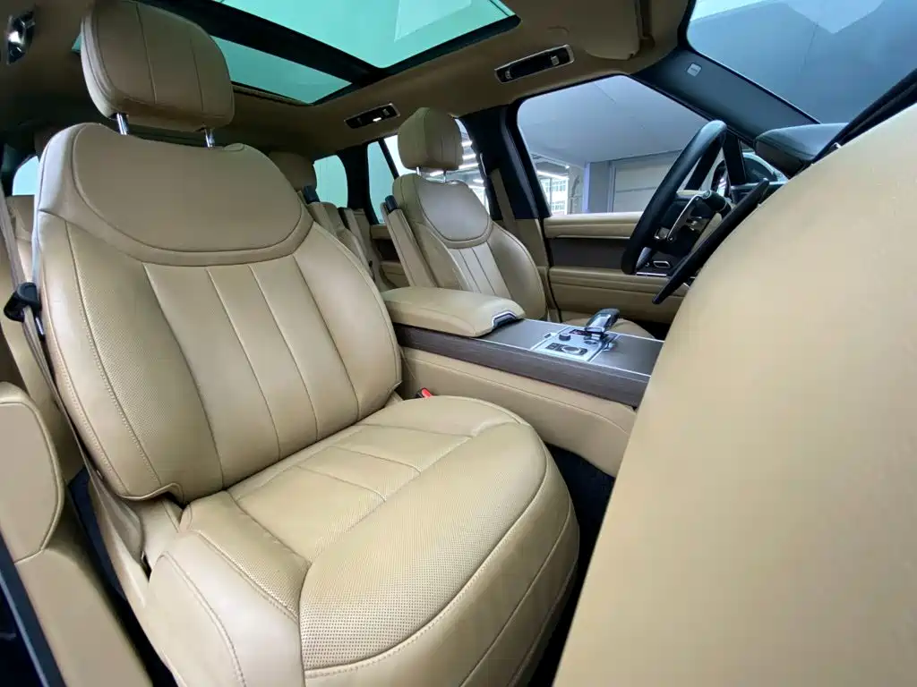 Land Rover Range Rover 2023 3.0 L6 360PS