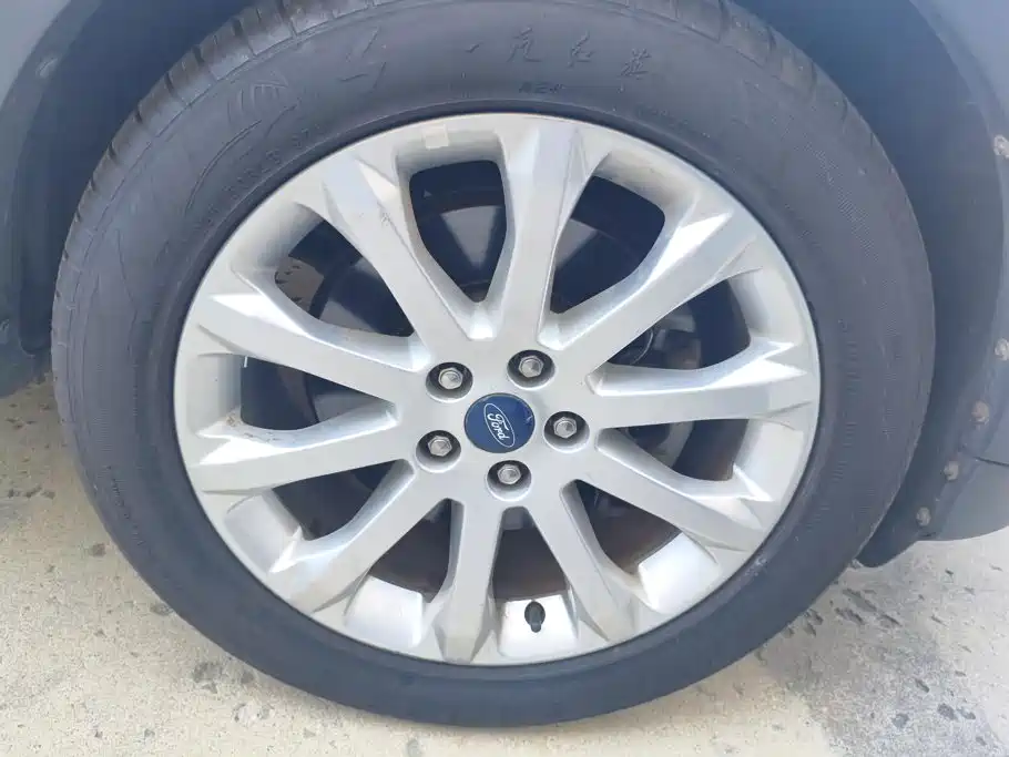 Ford Kuga — миниатюра 6