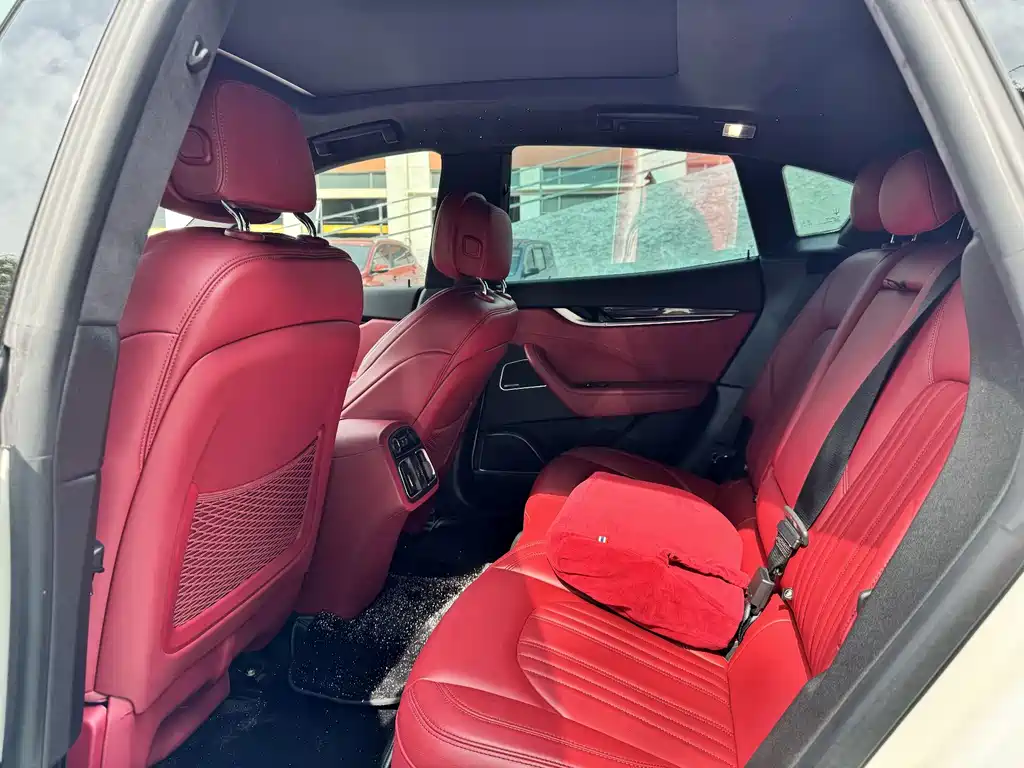 Maserati Levante — миниатюра 13