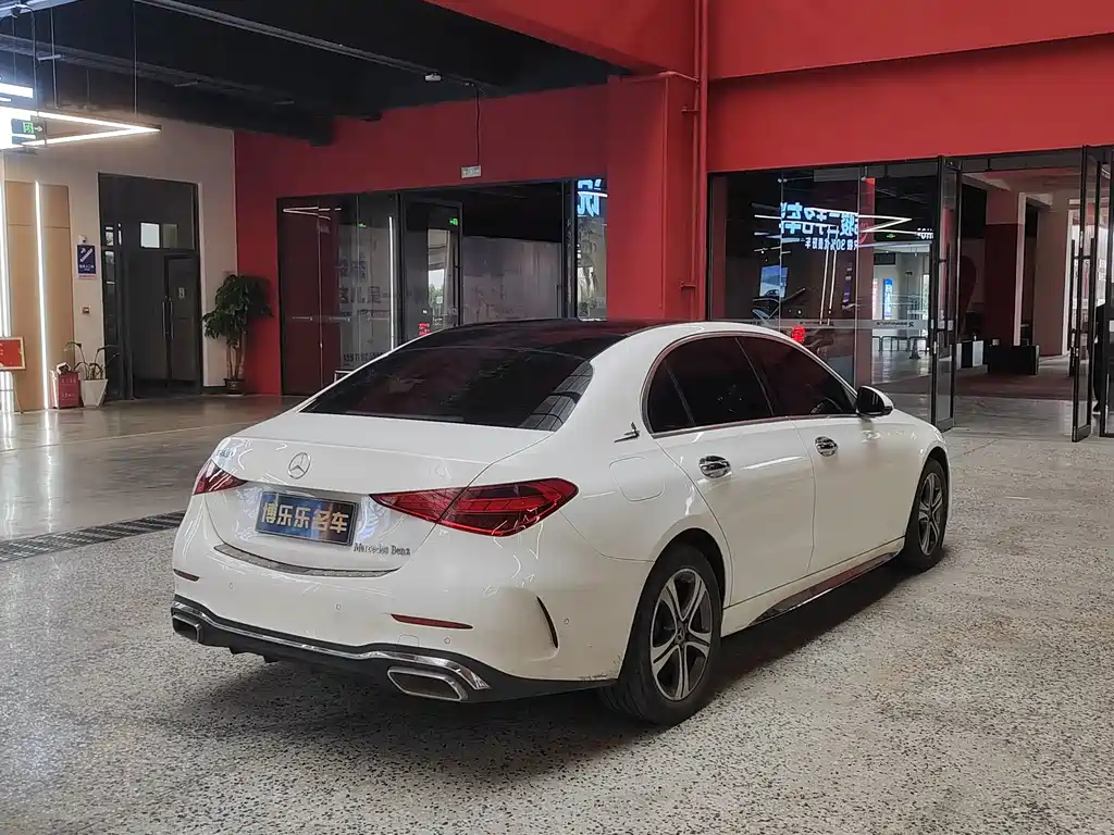 Mercedes-Benz C-Class — миниатюра 4
