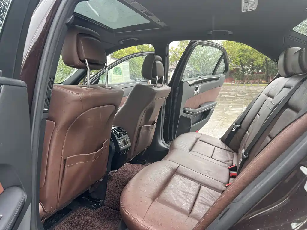 Mercedes-Benz E-Class (Import) — миниатюра 6