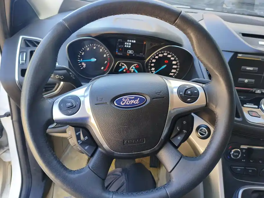 Ford Kuga — миниатюра 15