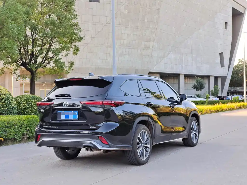 Toyota Crown Kluger — миниатюра 14