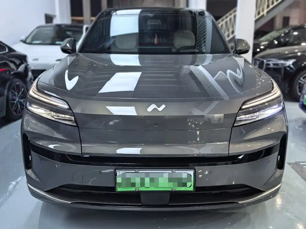 Onvo L90 2025 Ultra мест