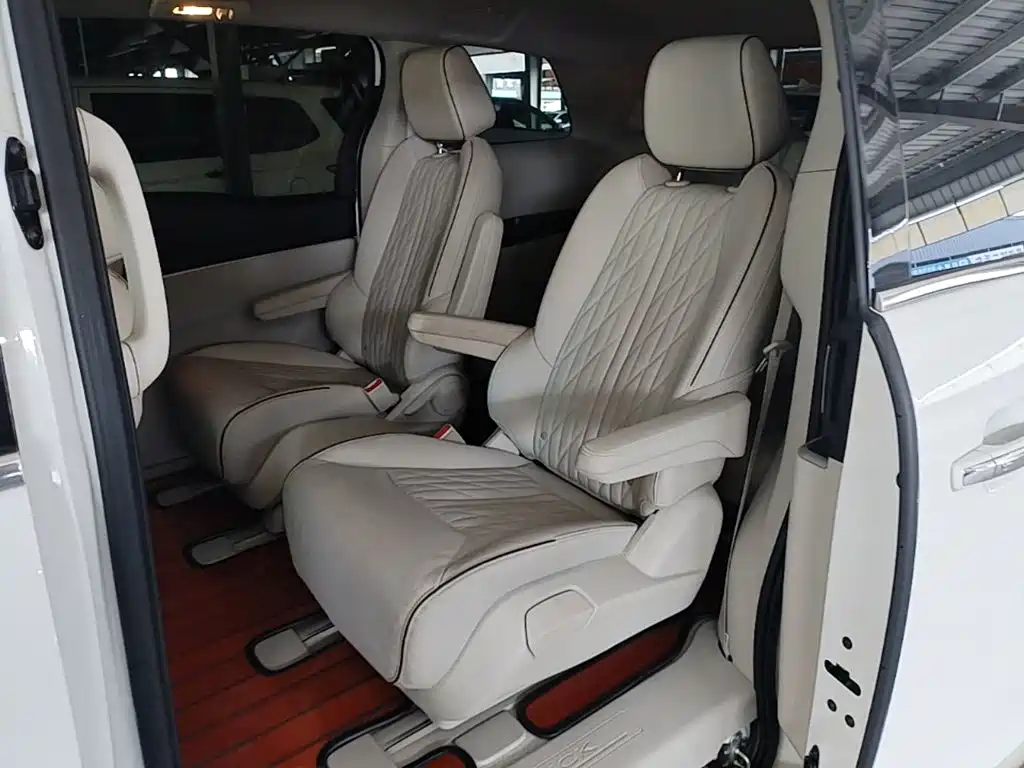 Buick GL8 — миниатюра 17