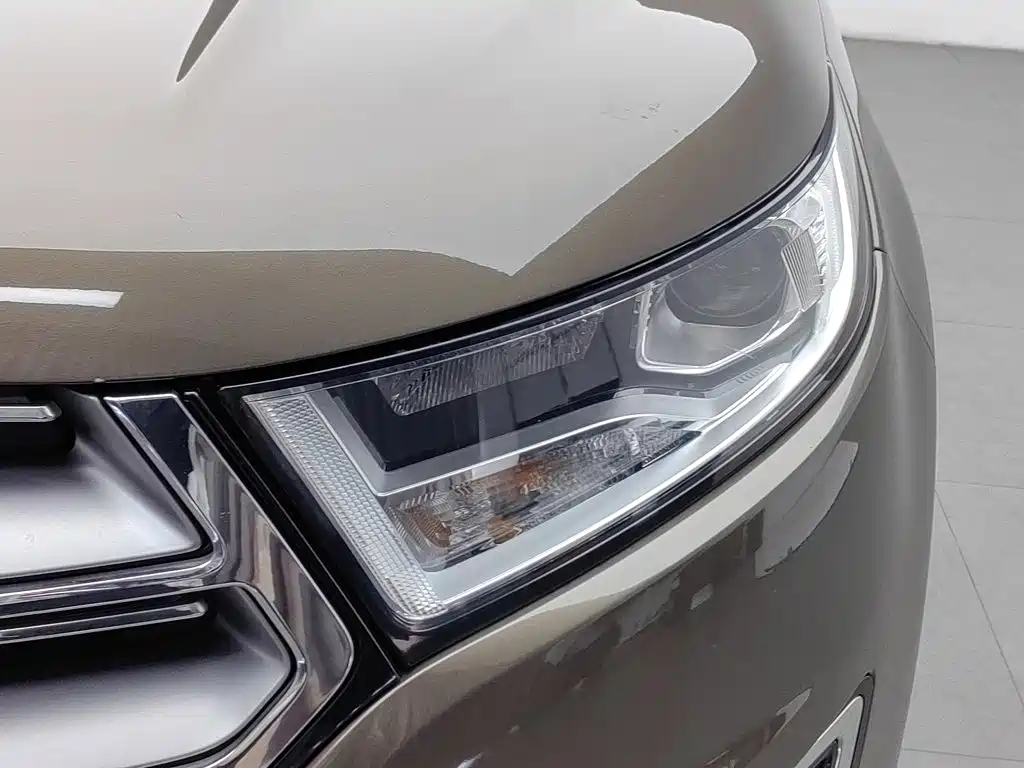 Ford Edge — миниатюра 7
