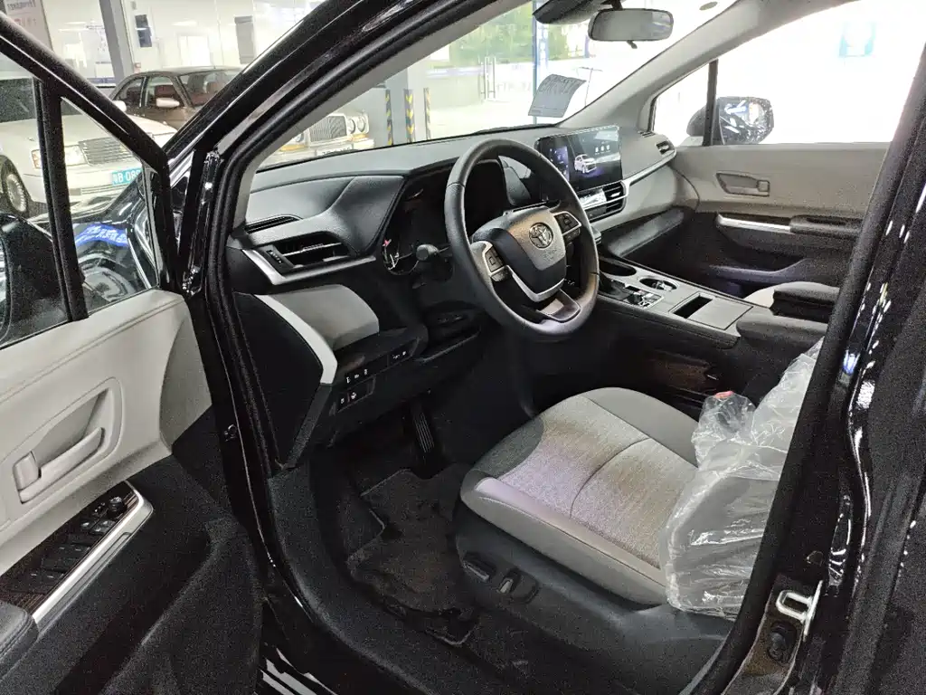 Toyota Sienna 2026 2.5L Comfort