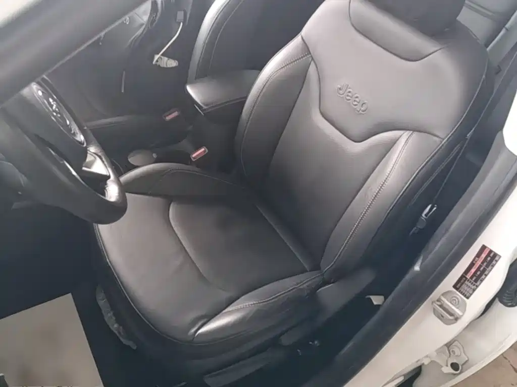 Jeep Compass — миниатюра 15
