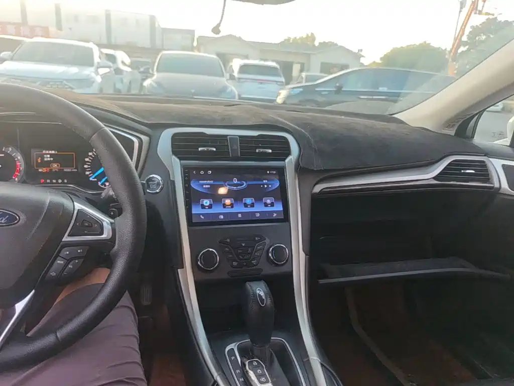 Ford Mondeo — миниатюра 10