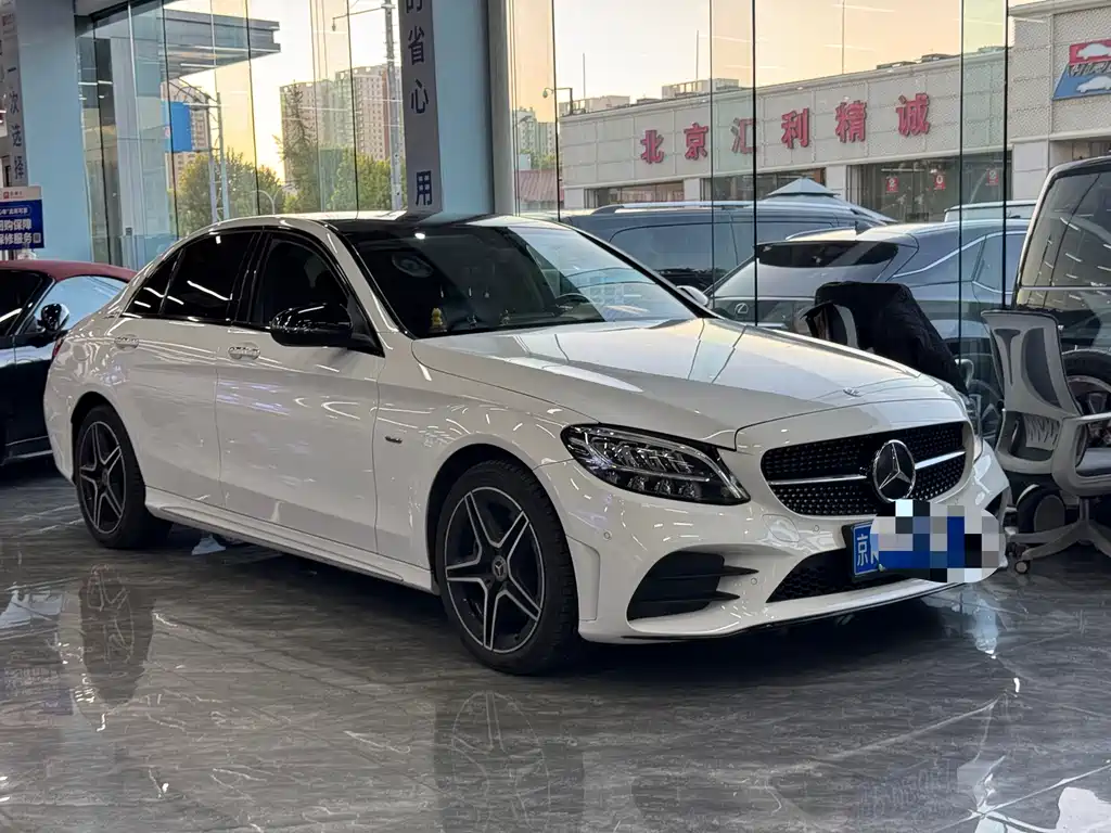 Mercedes-Benz C-Class — миниатюра 3
