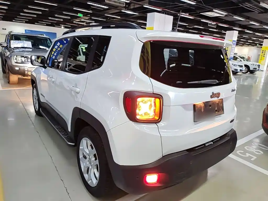 Jeep Renegade — миниатюра 5