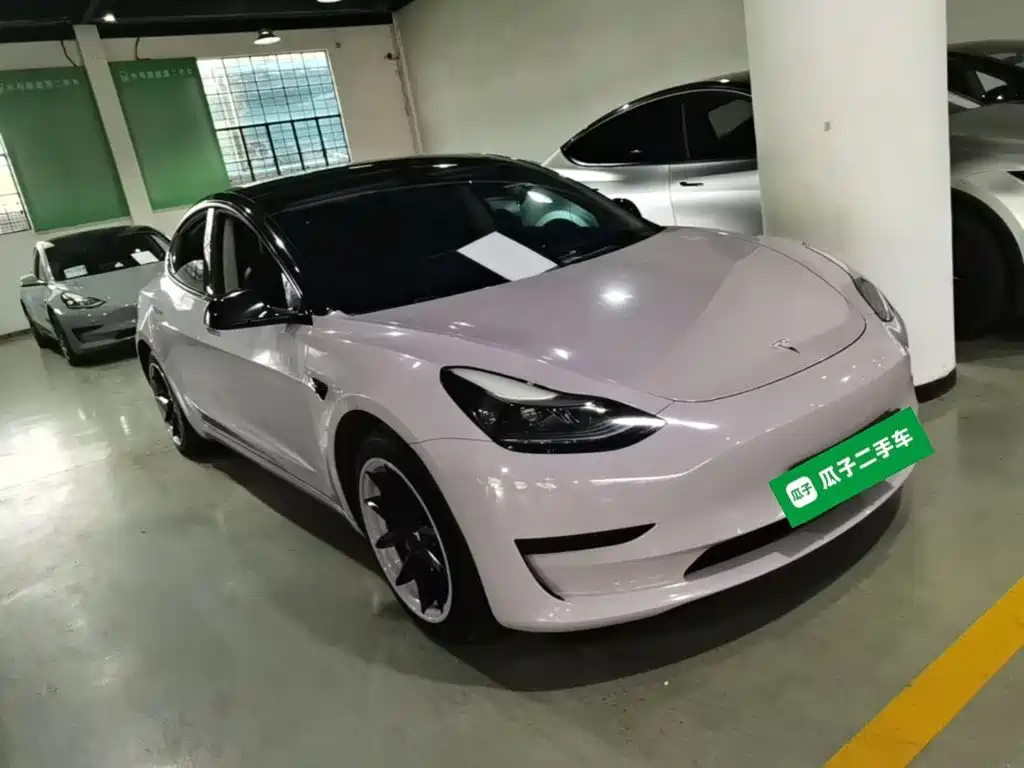 Tesla Model 3 — миниатюра 4