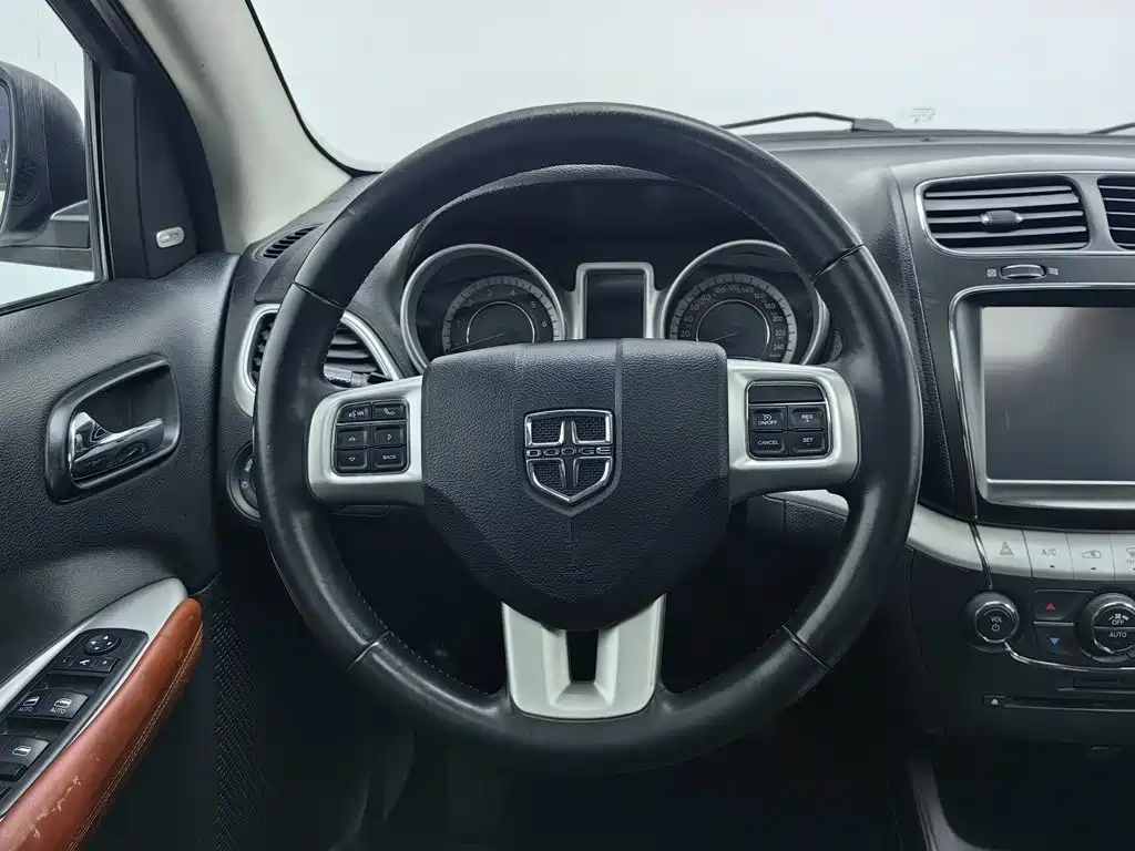 Dodge Journey — миниатюра 11