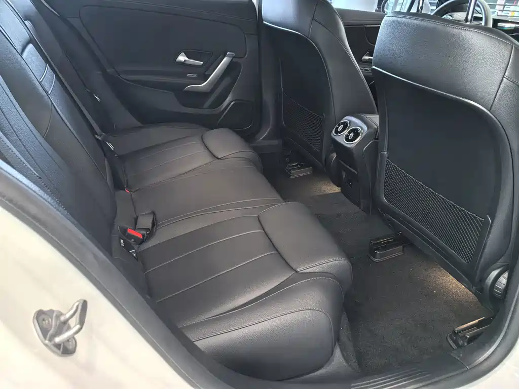 Mercedes-Benz A-Class — миниатюра 11
