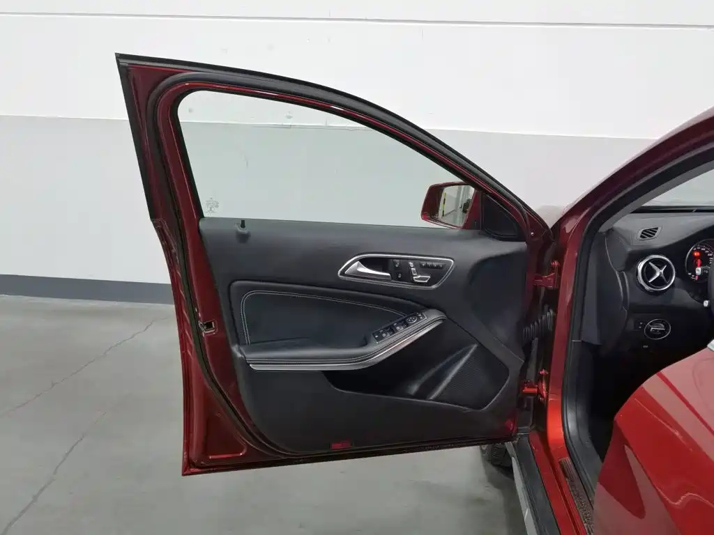 Mercedes-Benz GLA — миниатюра 8