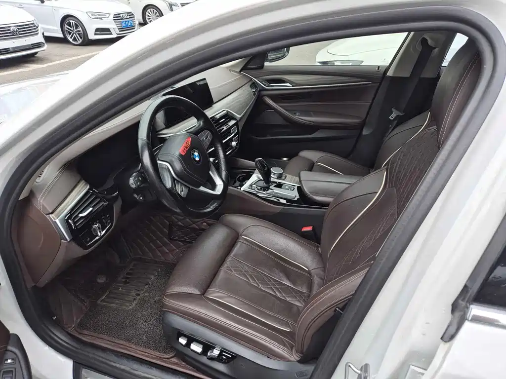 BMW 5 Series New Energy — миниатюра 4