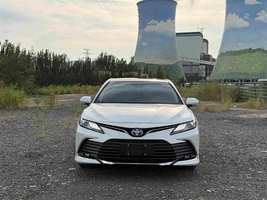Toyota Camry — миниатюра 2