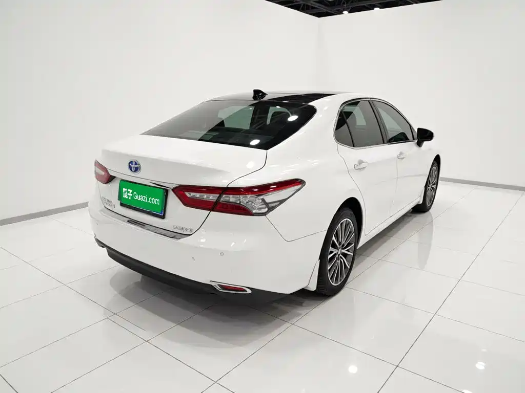 Toyota Camry — миниатюра 6