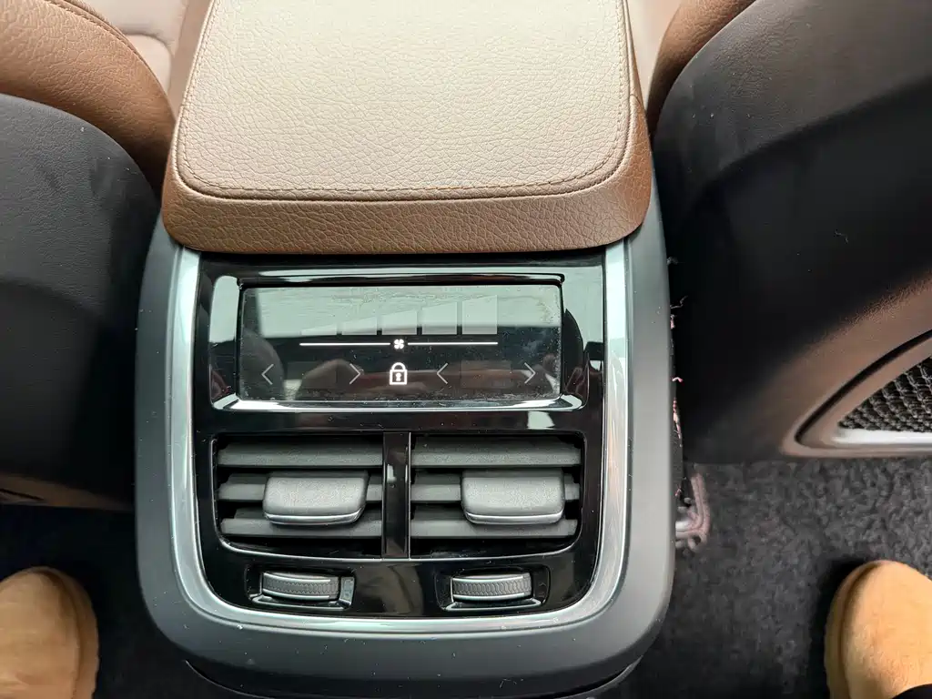 Volvo XC90 2019 T6 7 мест V