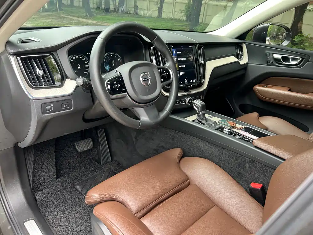 Volvo XC60 — миниатюра 10