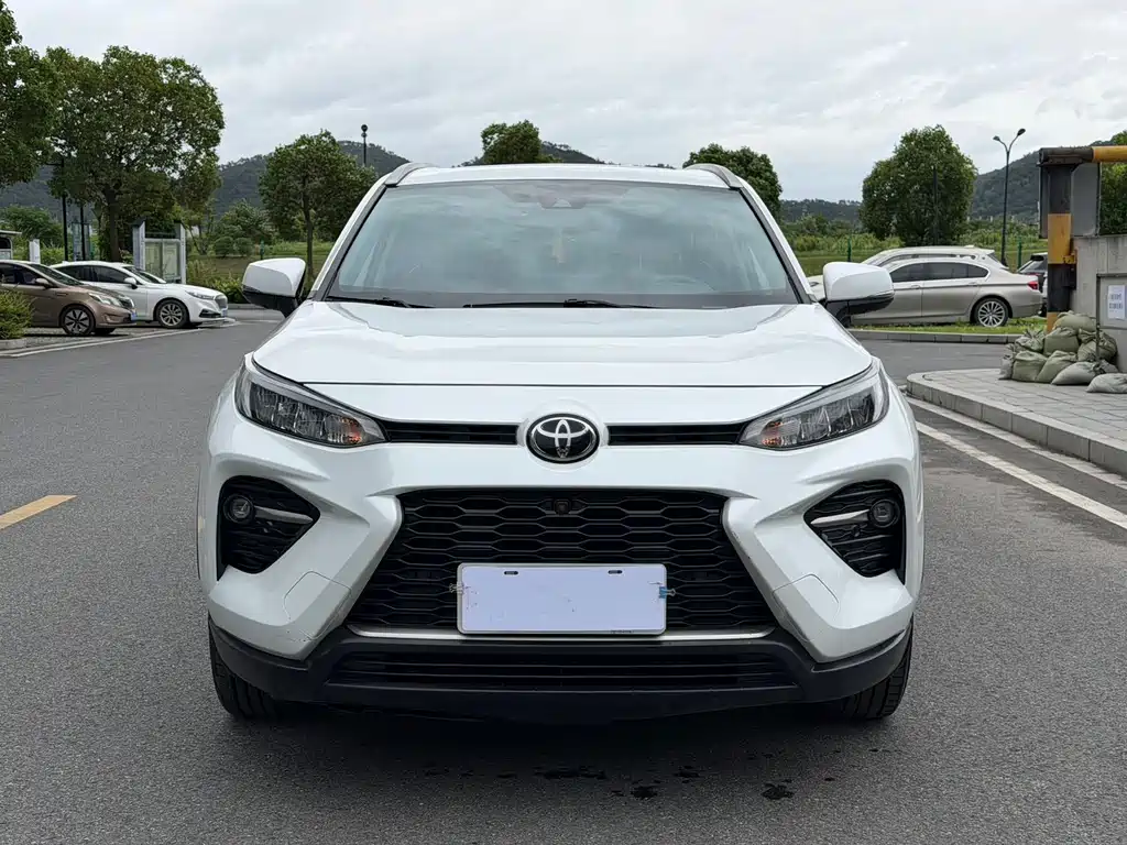 Toyota Wildlander 2021 2.0L CVT Luxury
