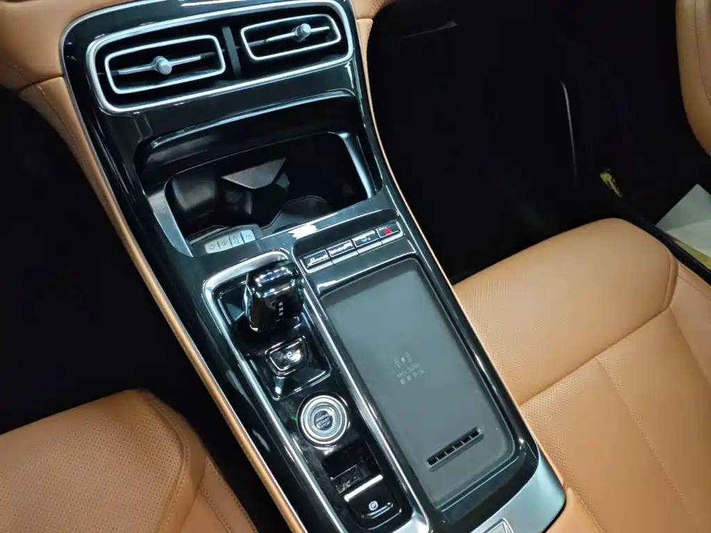 Geely Boyue L — миниатюра 14
