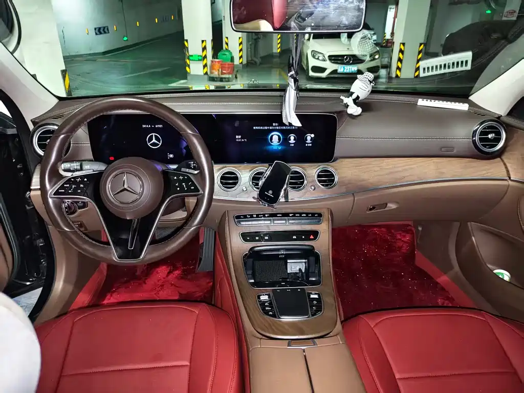 Mercedes-Benz E-Class — миниатюра 11