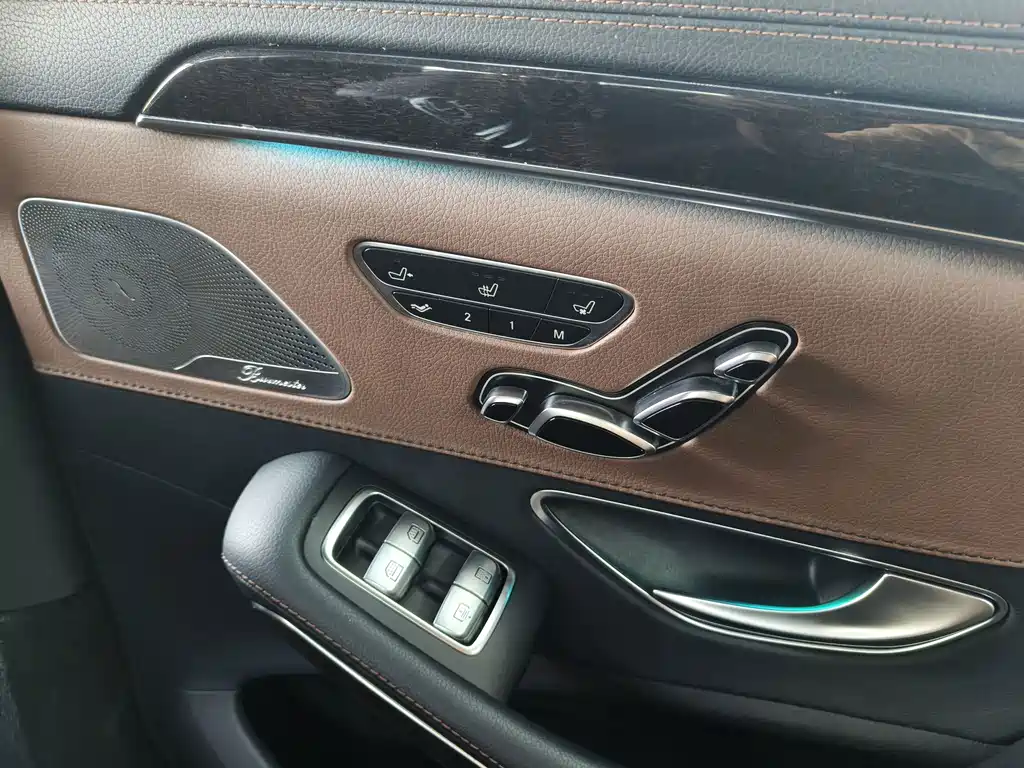 Mercedes-Benz S-Class — миниатюра 23