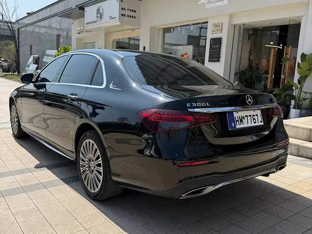 MERCEDES-BENZ E CLASS